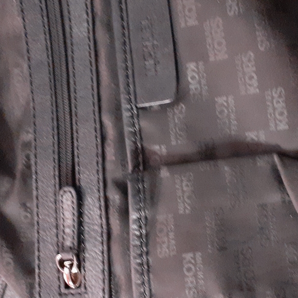 Michael Kors Pebble Leather Shoulder Bag - Picture 9 of 10